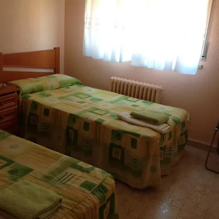 El Caseron Pensión *